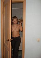 Необычные позы сексуальной девушки 1 фото